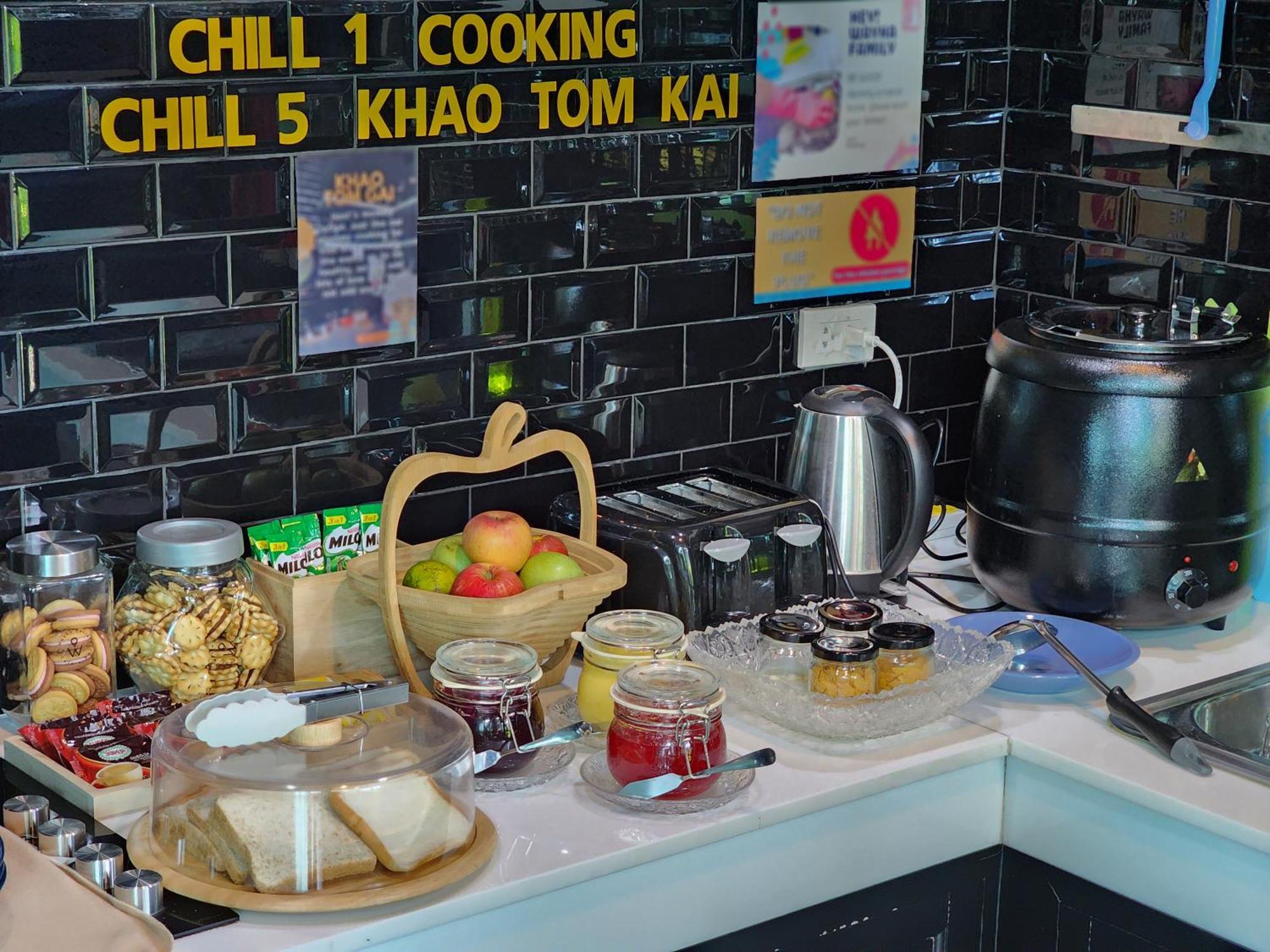 Wayha Hostel Don Mueang Airport Бангкок Екстер'єр фото