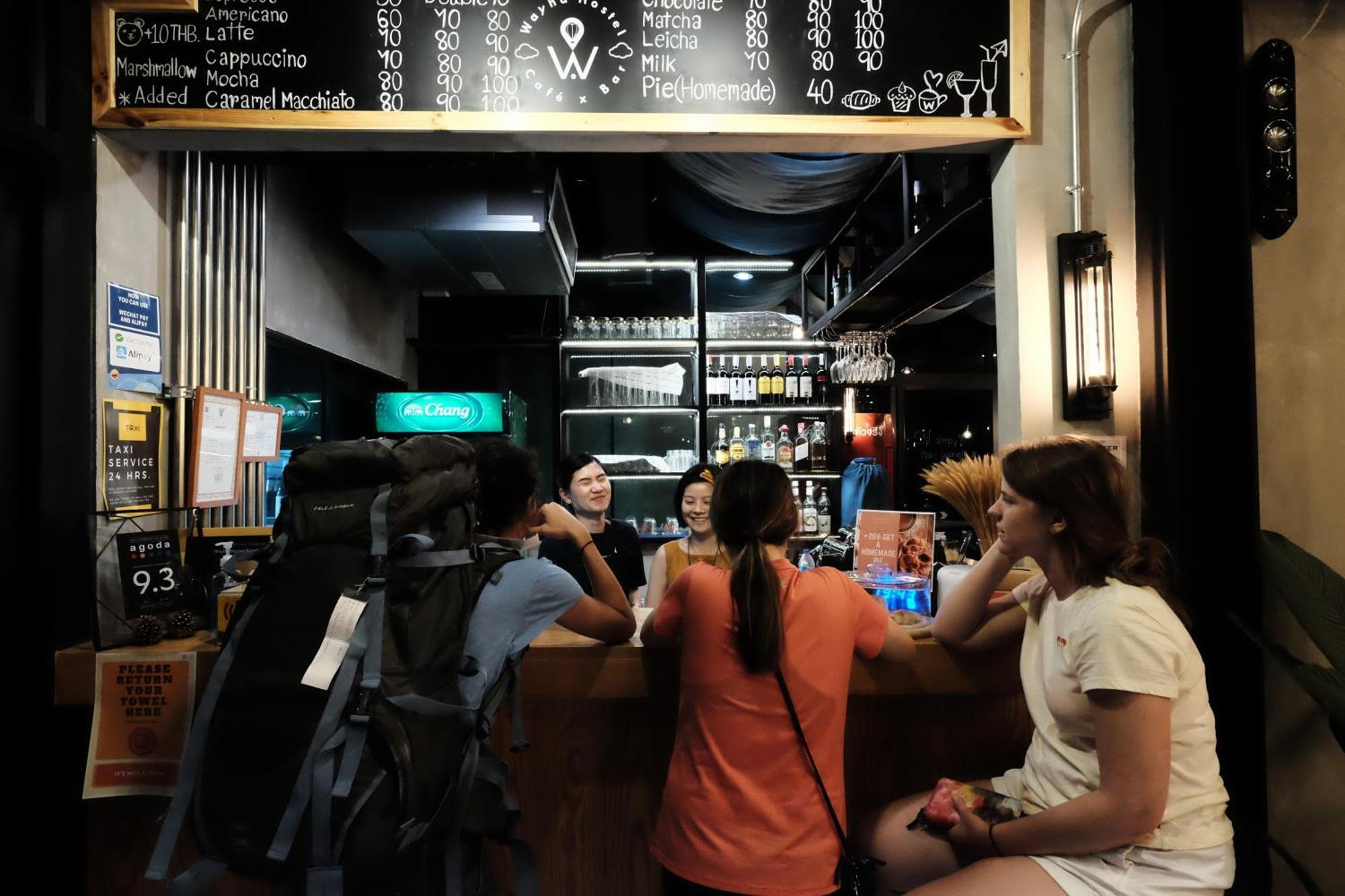 Wayha Hostel Don Mueang Airport Бангкок Екстер'єр фото
