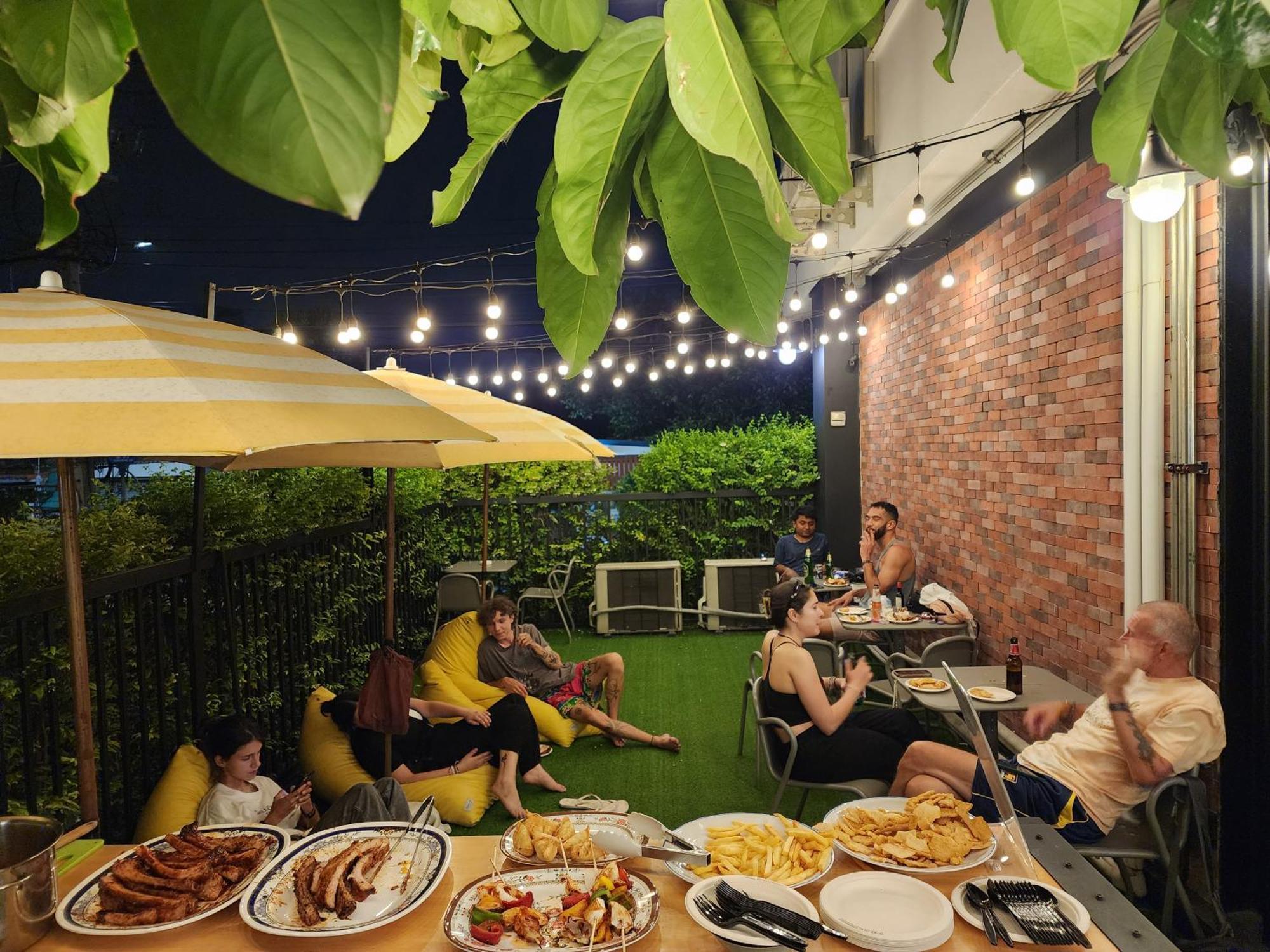 Wayha Hostel Don Mueang Airport Бангкок Екстер'єр фото
