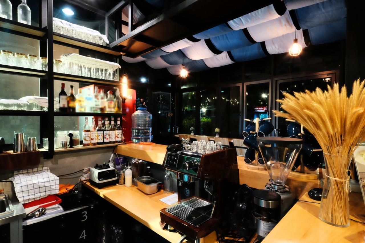 Wayha Hostel Don Mueang Airport Бангкок Екстер'єр фото