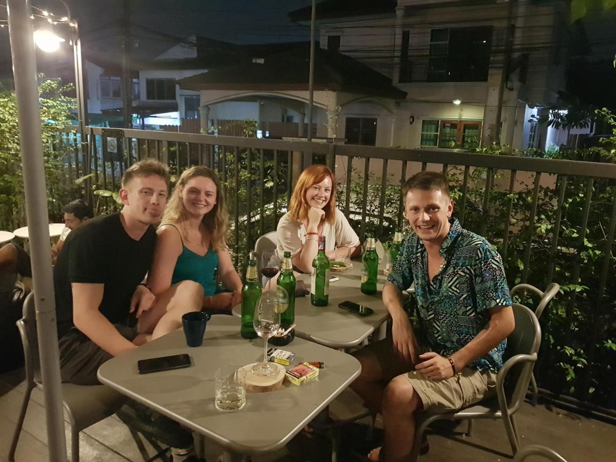 Wayha Hostel Don Mueang Airport Бангкок Екстер'єр фото